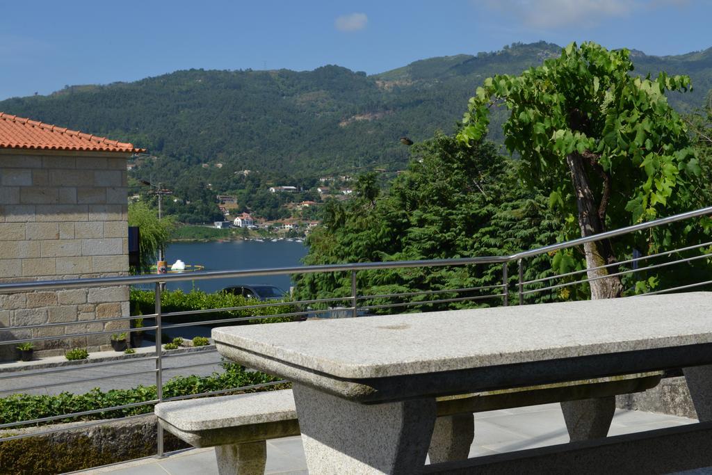 Al Vivenda Romantica Geres Exterior photo
